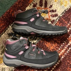NWOT KEEN Unisex-Child Targhee Mid Height Waterproof Hiking Boots.